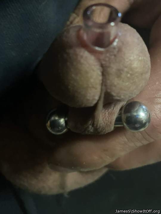 The ribs on this plug, rub the inner side of my frenum