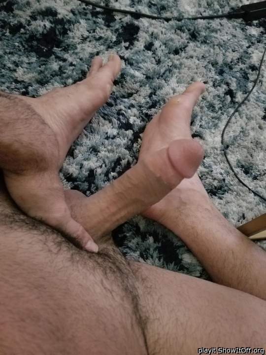 Amazing looking cock and so get off seeing your sexy feet wi