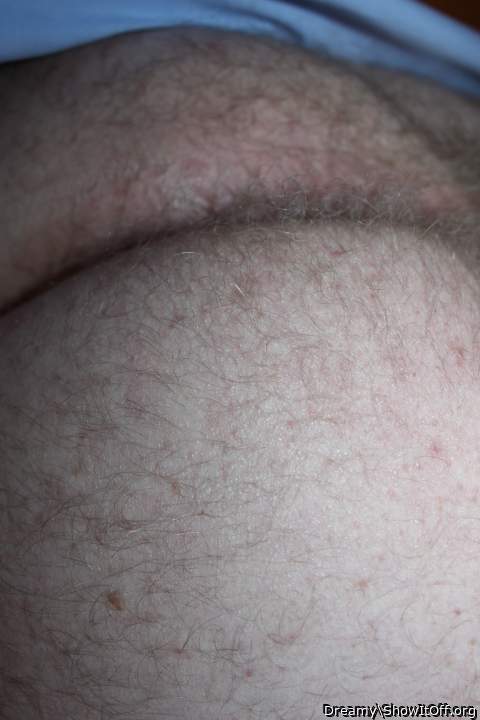 lovely hairy crack...mmmmmm