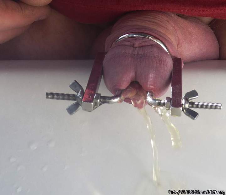 Urethra stretcher pee