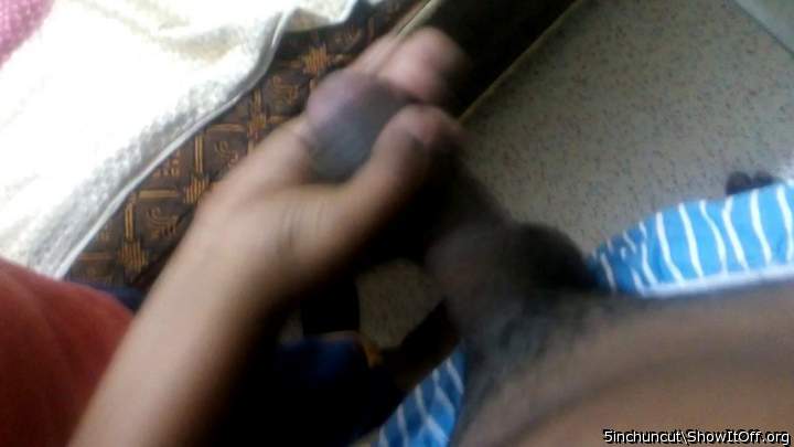 Photo of a penis from 5inchuncut