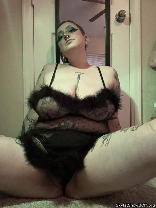 I bet your pussy taste good daddy would love to to find out 