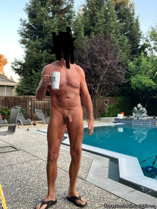 I feel so sexy with my little dick free