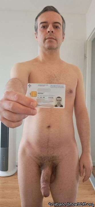 Fag Cristiano showing ID
