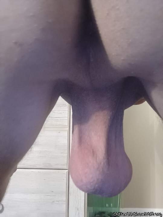 Lie beneath u mouth open. Drop em down