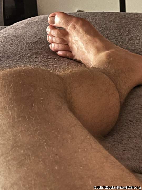 Masculine Sexy Foot on a HOT MASCULINE MAN. CHEERS!!!!!!!