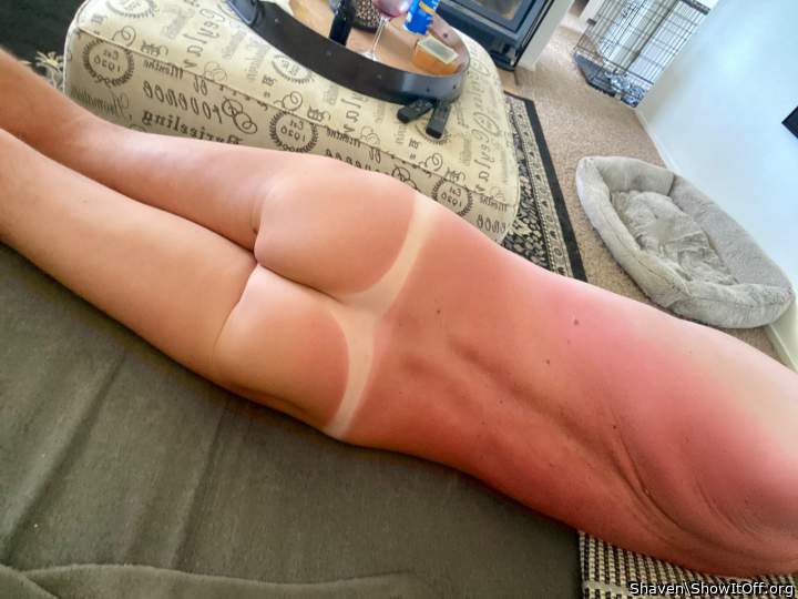 That tan line just naturally leeds my tongue to your sweet h