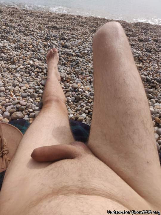 Would love to suck your cock on the beach   