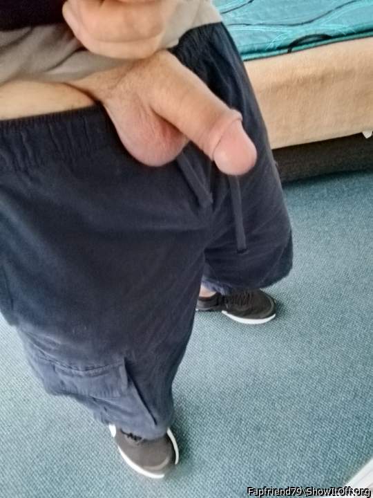 Photo of a middle leg from Fapfriend79