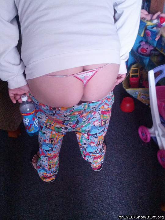 what yall think of my wifes ass?0