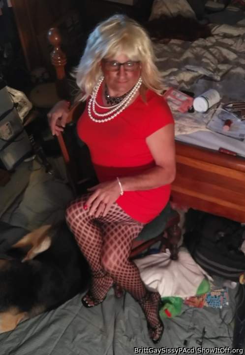 Hot sissy in red come rape me