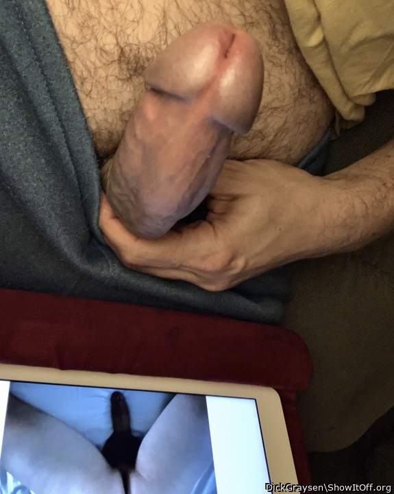 Jerking to Mike851’s hot ass 2