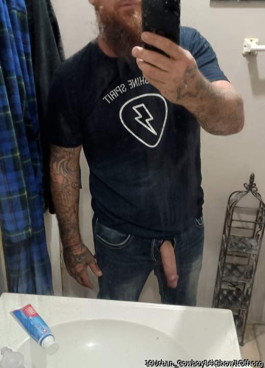 Photo of a bat from 19Urban_Cowboy84