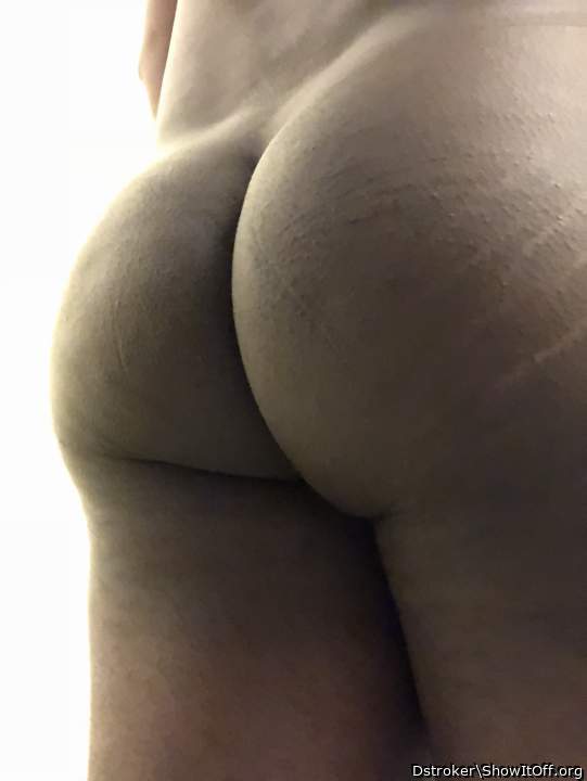 Beautiful hot nude ass cheeks and long sexy crack    